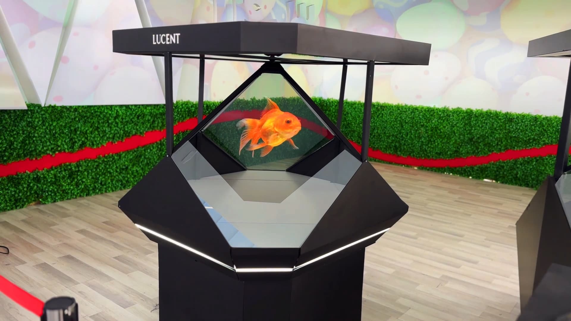 XFUTURETECH-LUCENT hologram 3D Display_AIRPORT-2