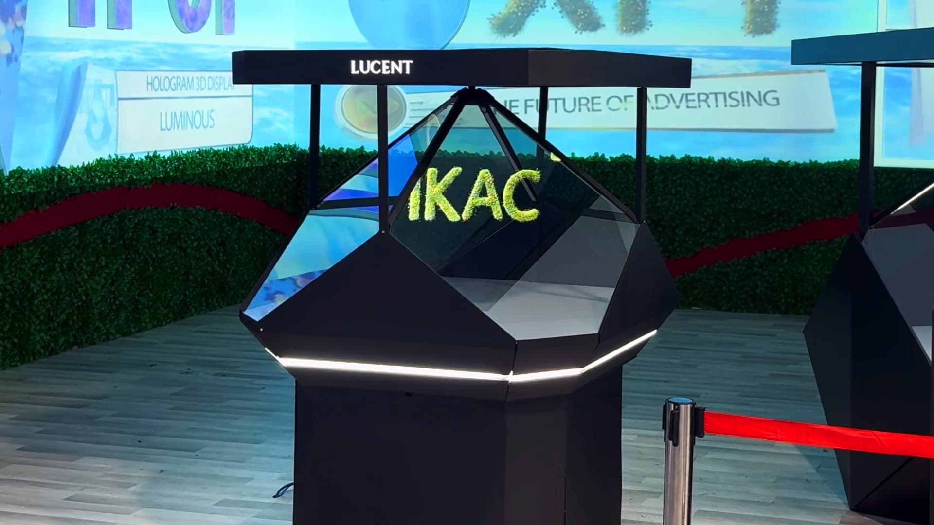 XFUTURETECH-LUCENT hologram 3D Display_AIRPORT-3