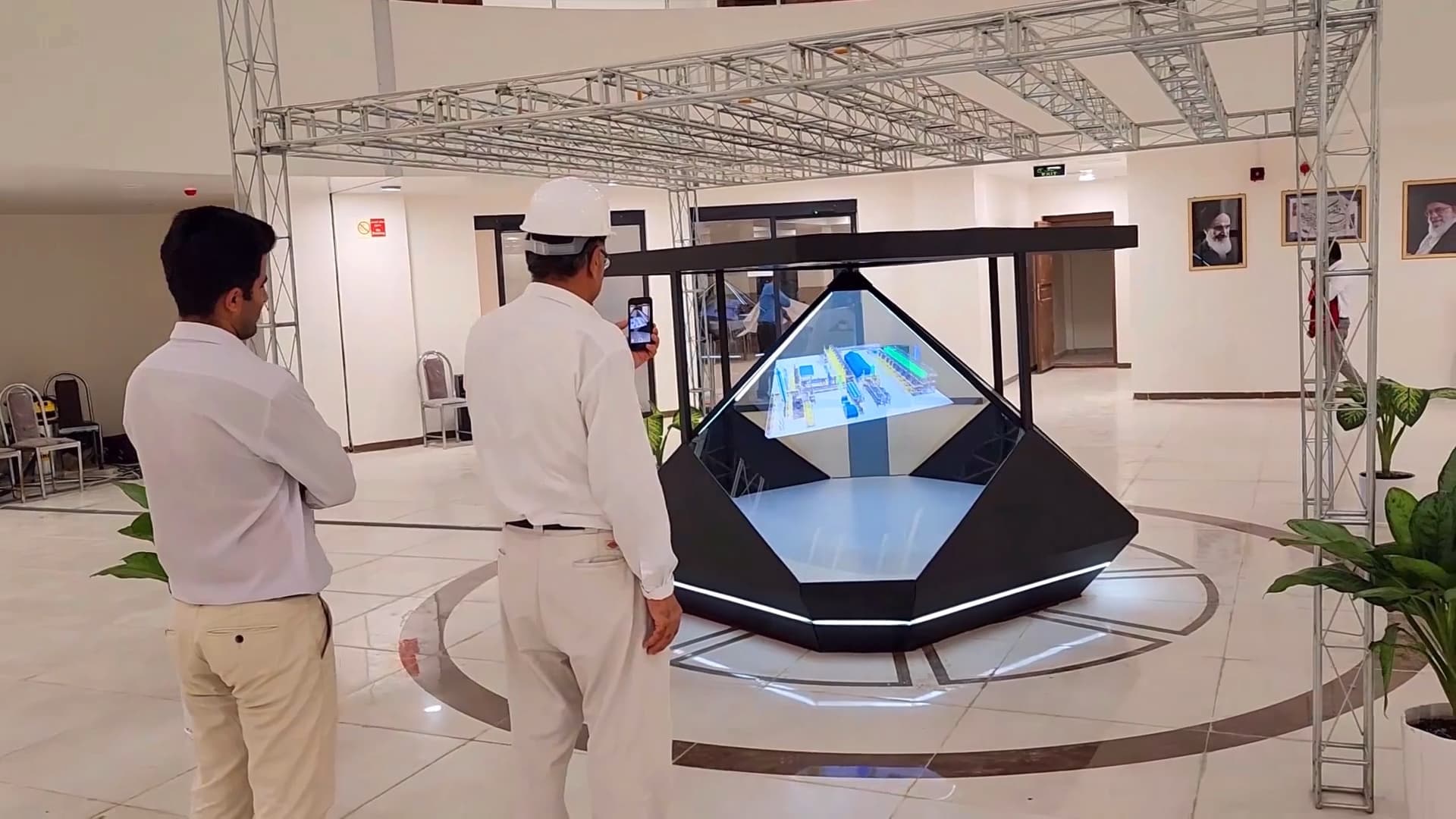 XFUTURETECH-LUMINOUS 3D Hologram display-4