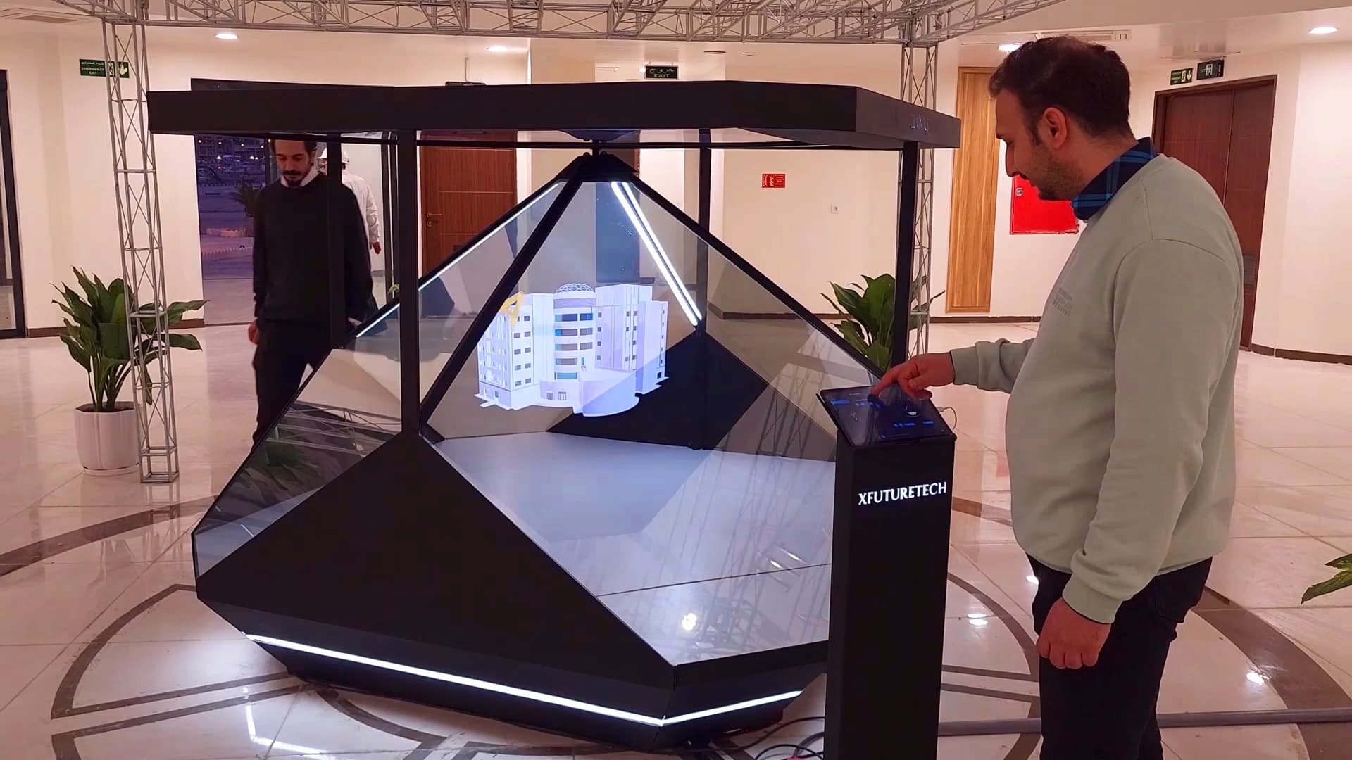 XFUTURETECH-LUMINOUS 3D Hologram display-8