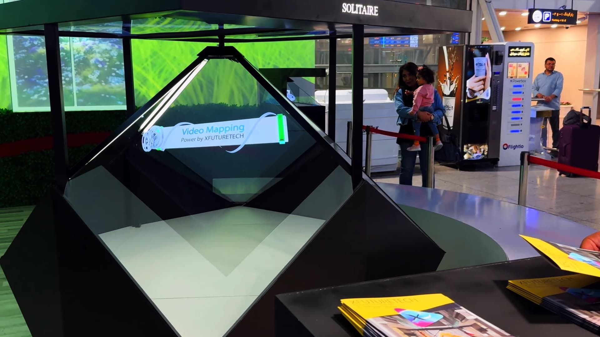 XFUTURETECH-SOLITAIRE 3D Hologram Display_AIRPORT-7