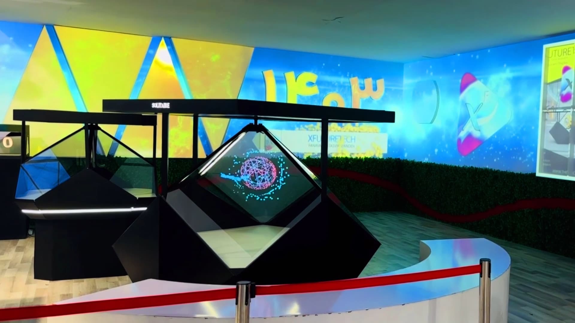 XFUTURETECH-SOLITAIRE 3D Hologram Display_AIRPORT-8