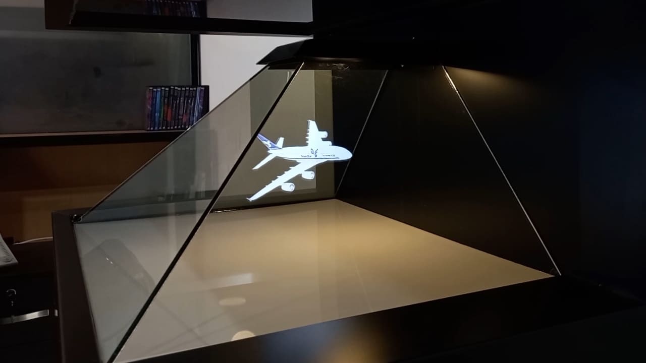 XFUTURETECH-HOLOGRAM-3d_content.mp4_snapshot_00.40_[2025.09.27_20.03.18]