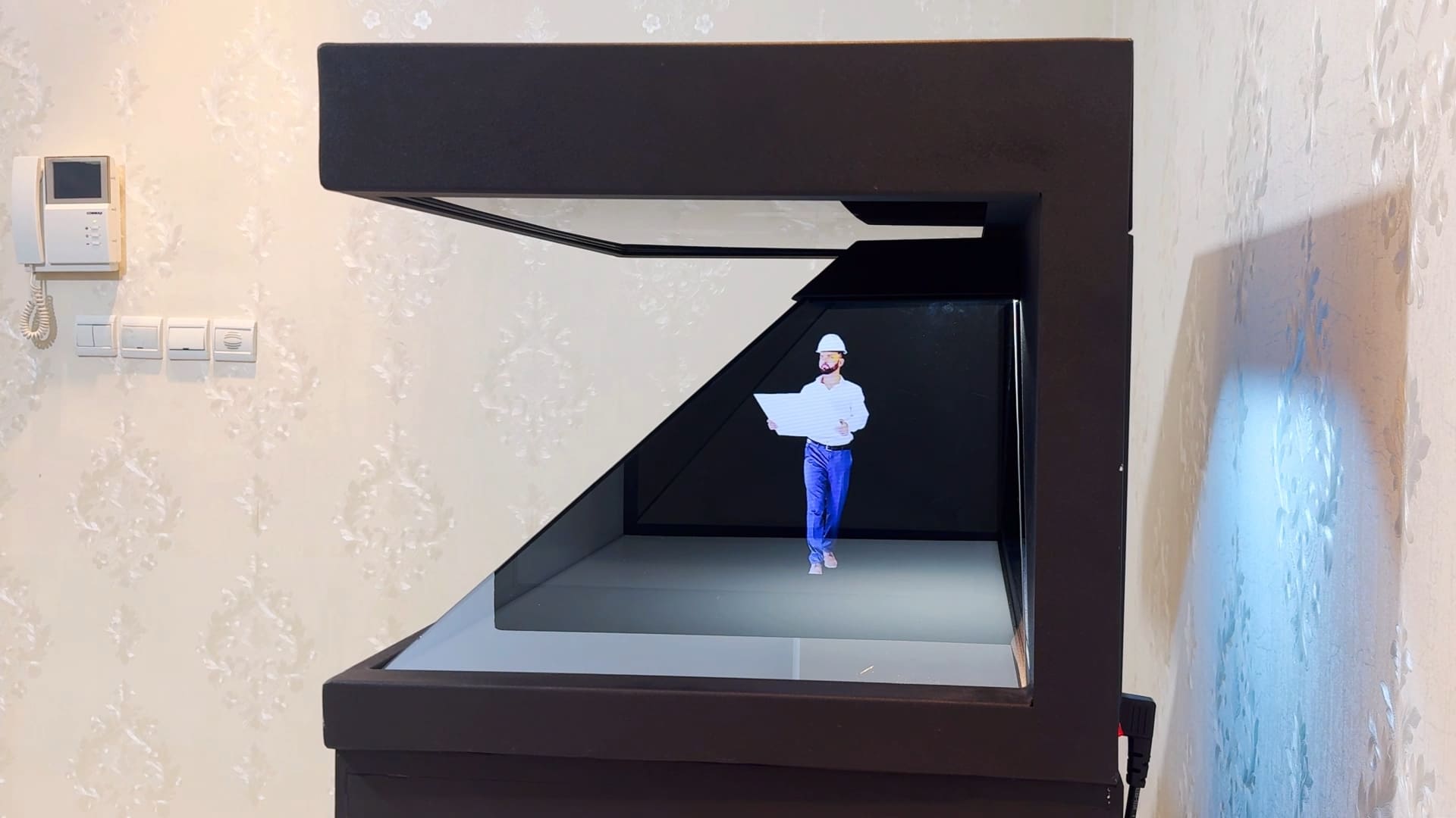 XFUTURETECH-HOLOGRAM-CRYSTAL3-BUPC.mp4_snapshot_00.44_[2025.09.27_20.09.10]
