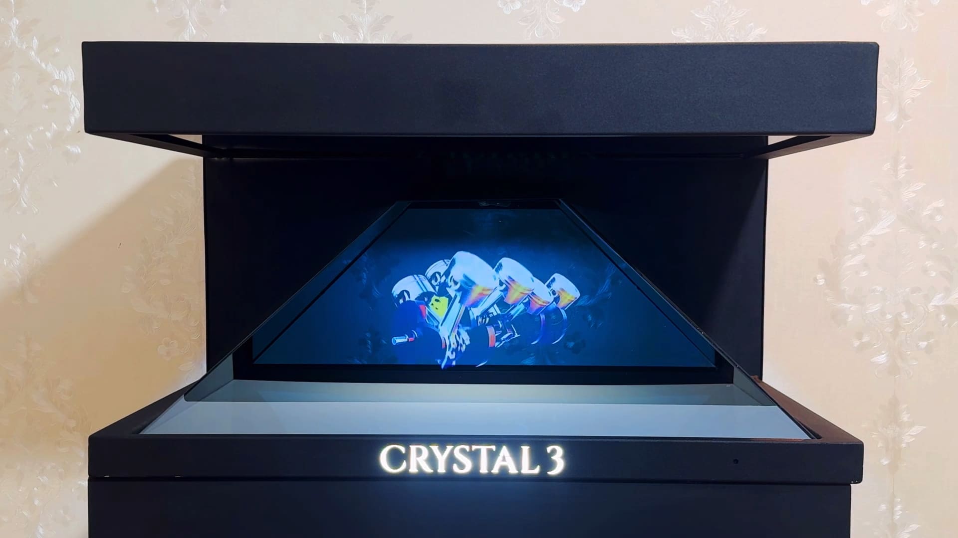 XFUTURETECH-HOLOGRAM-CRYSTAL3-Car.mp4_snapshot_00.33_[2025.09.27_20.11.54]