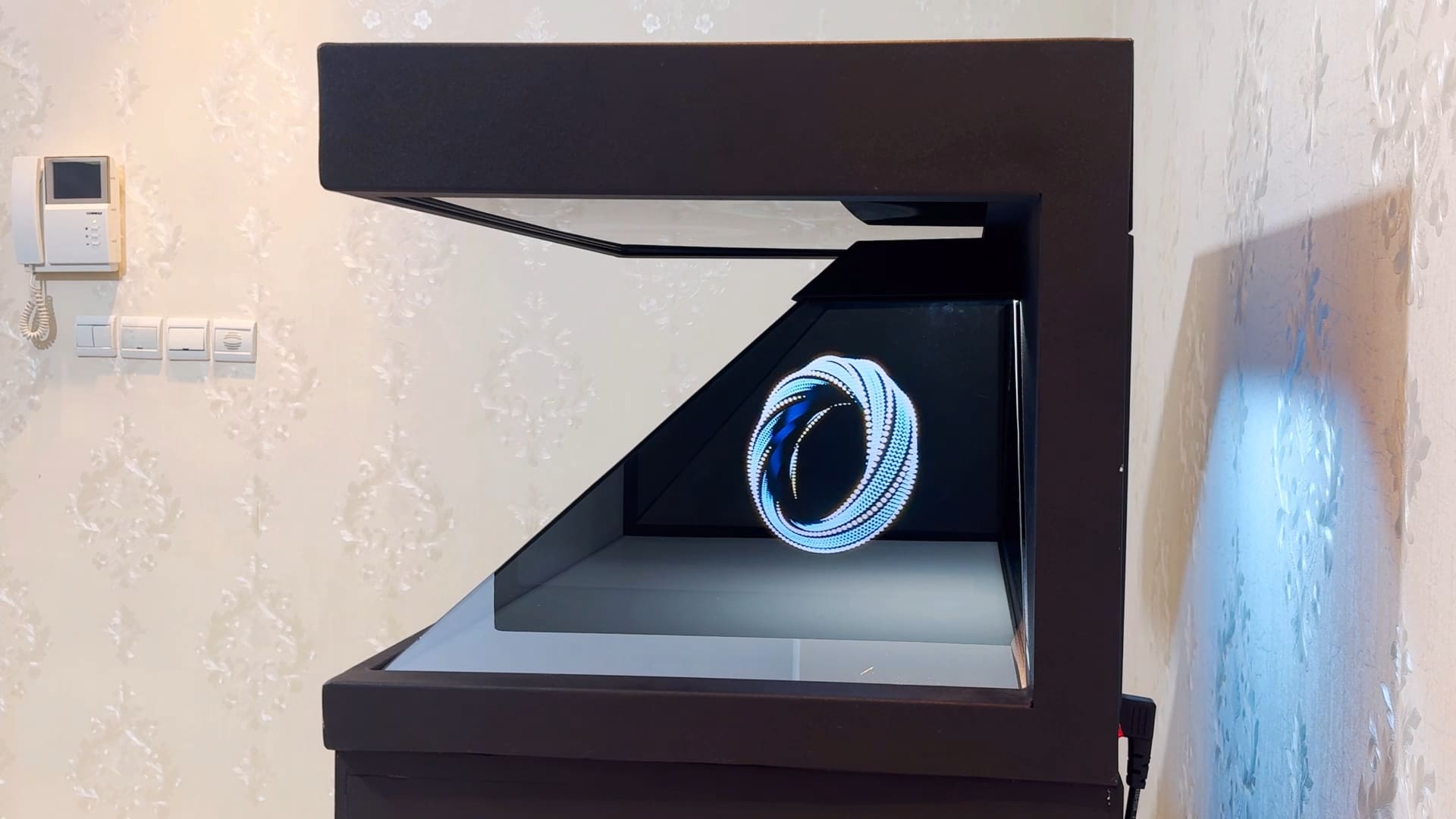 XFUTURETECH-HOLOGRAM-CRYSTAL3-Jewelry.mp4_snapshot_06.23_[2025.09.27_20.16.44]