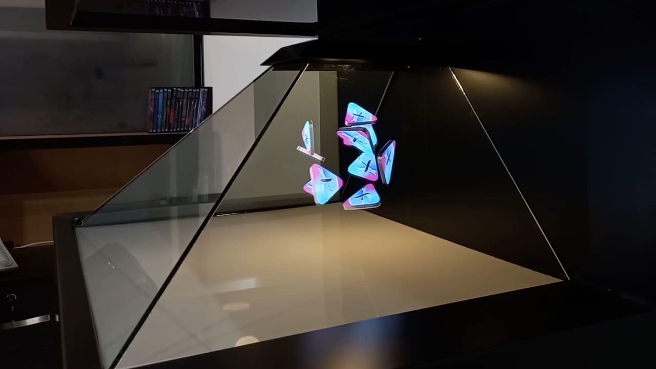 XFUTURETECH-HOLOGRAM-CRYSTAL3 device.mp4_snapshot_00.04_[2025.09.27_20.04.58]