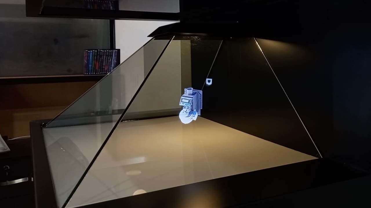XFUTURETECH-HOLOGRAM-CRYSTAL3 device.mp4_snapshot_00.54_[2025.09.27_20.05.43]