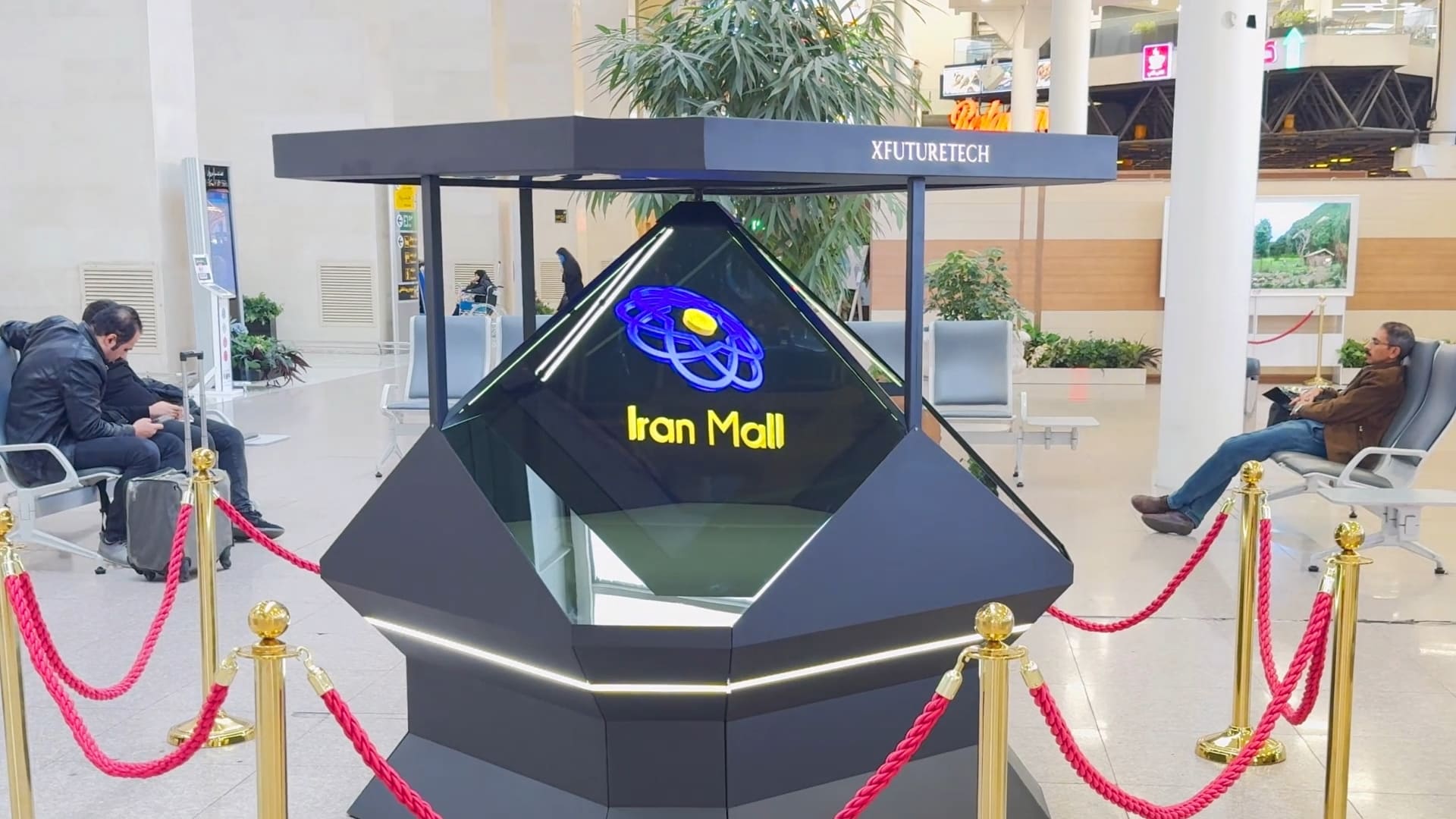 XFUTURETECH-HOLOGRAM-Iran mall.mp4_snapshot_00.09_[2025.09.27_19.33.55]