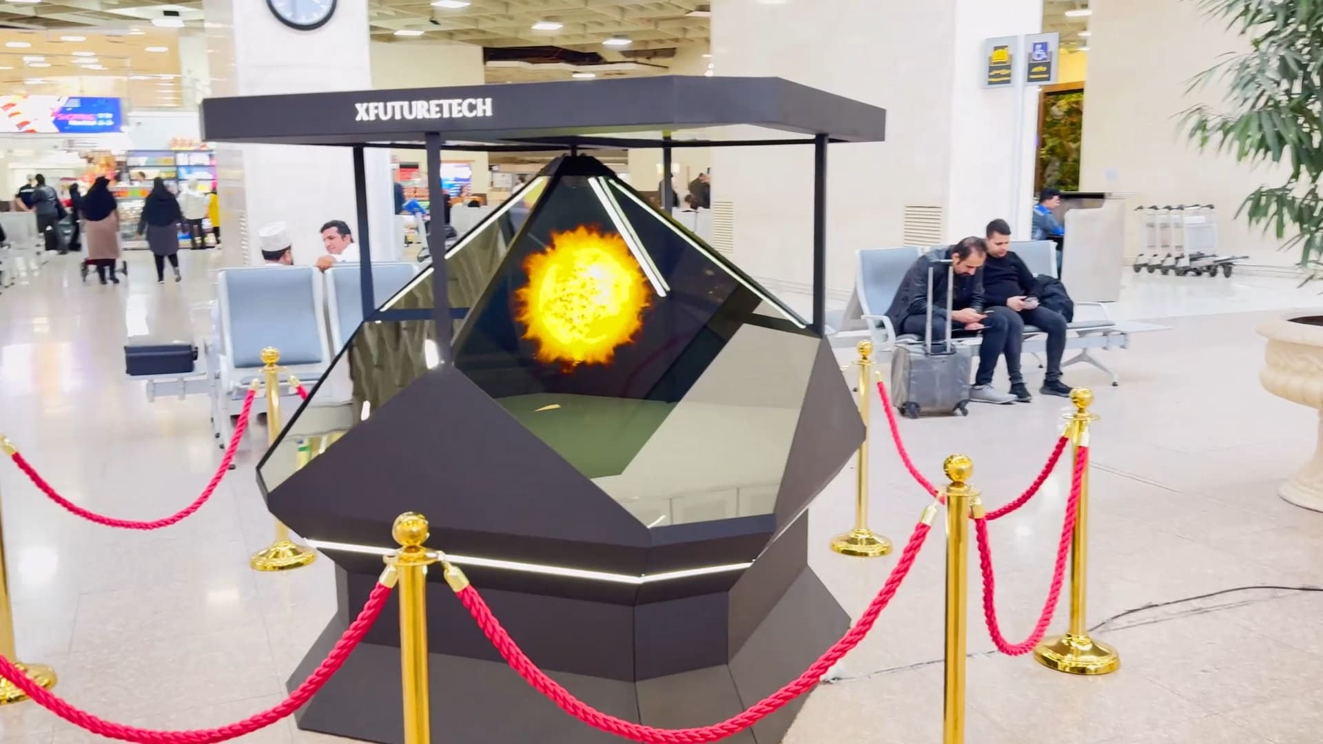 XFUTURETECH-HOLOGRAM-Sun energi.mp4_snapshot_00.12_[2025.09.27_19.52.34]